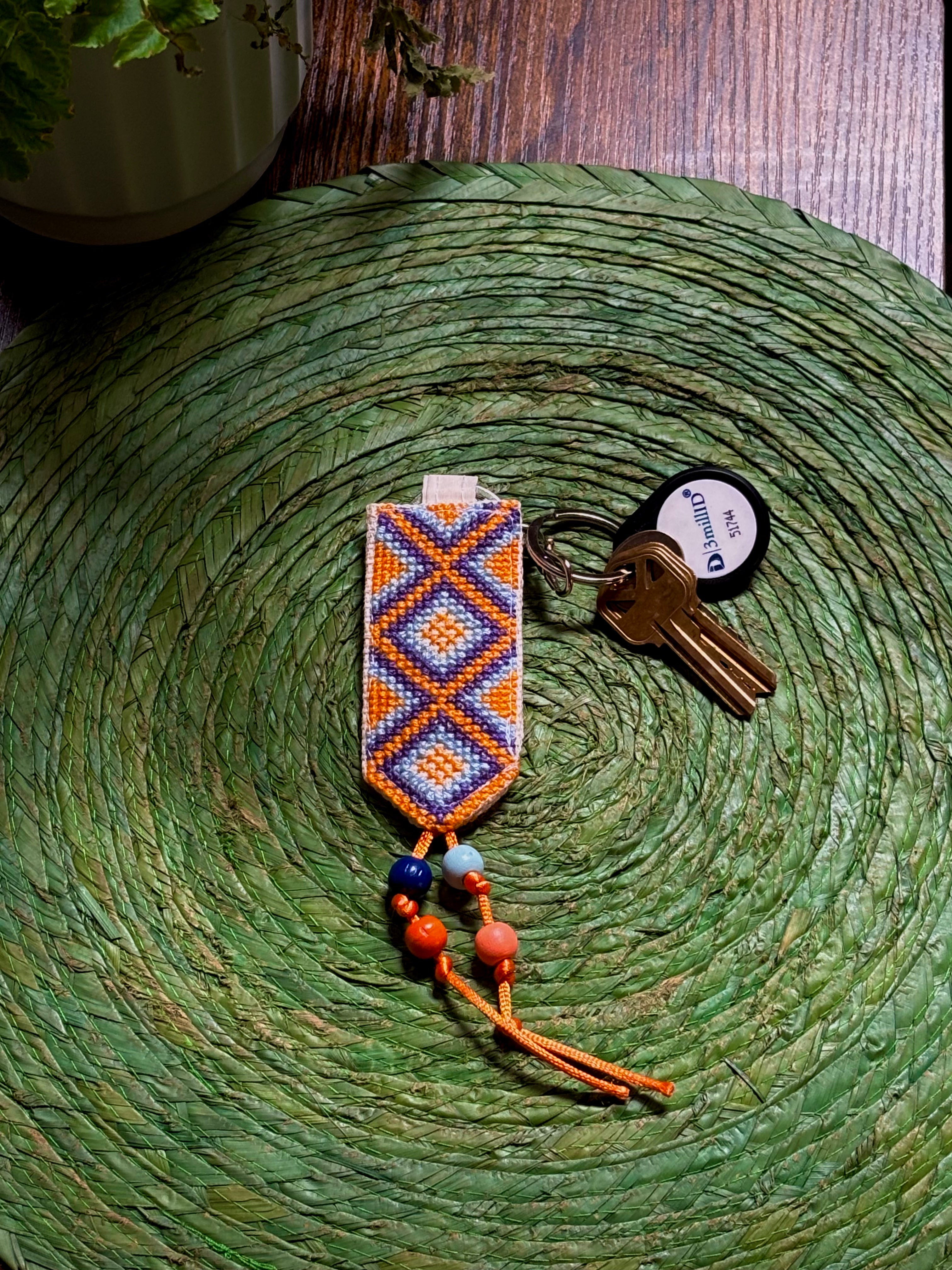 ꕤデザインチャーム3点setꕤ Cross-Pattern Tatreez Keychain – Irth House